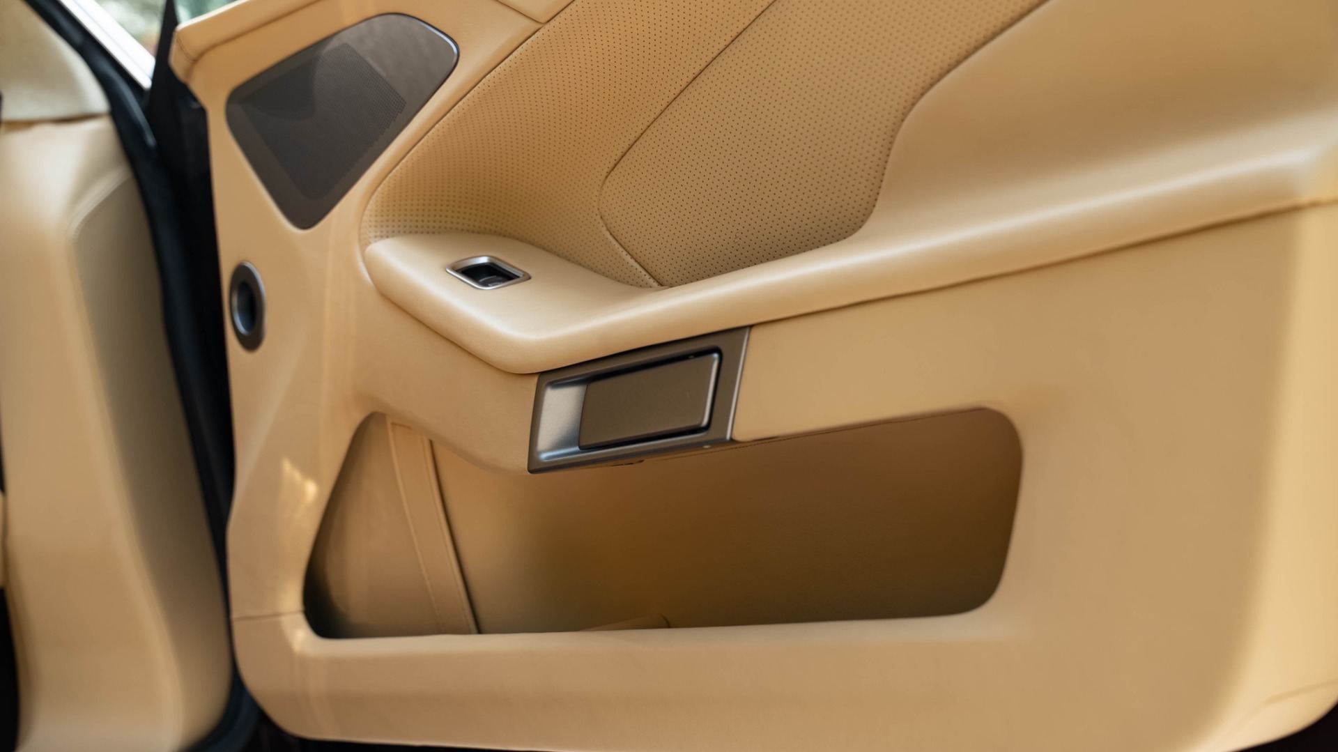 2015 Aston Martin Vanquish Base - Photo 33