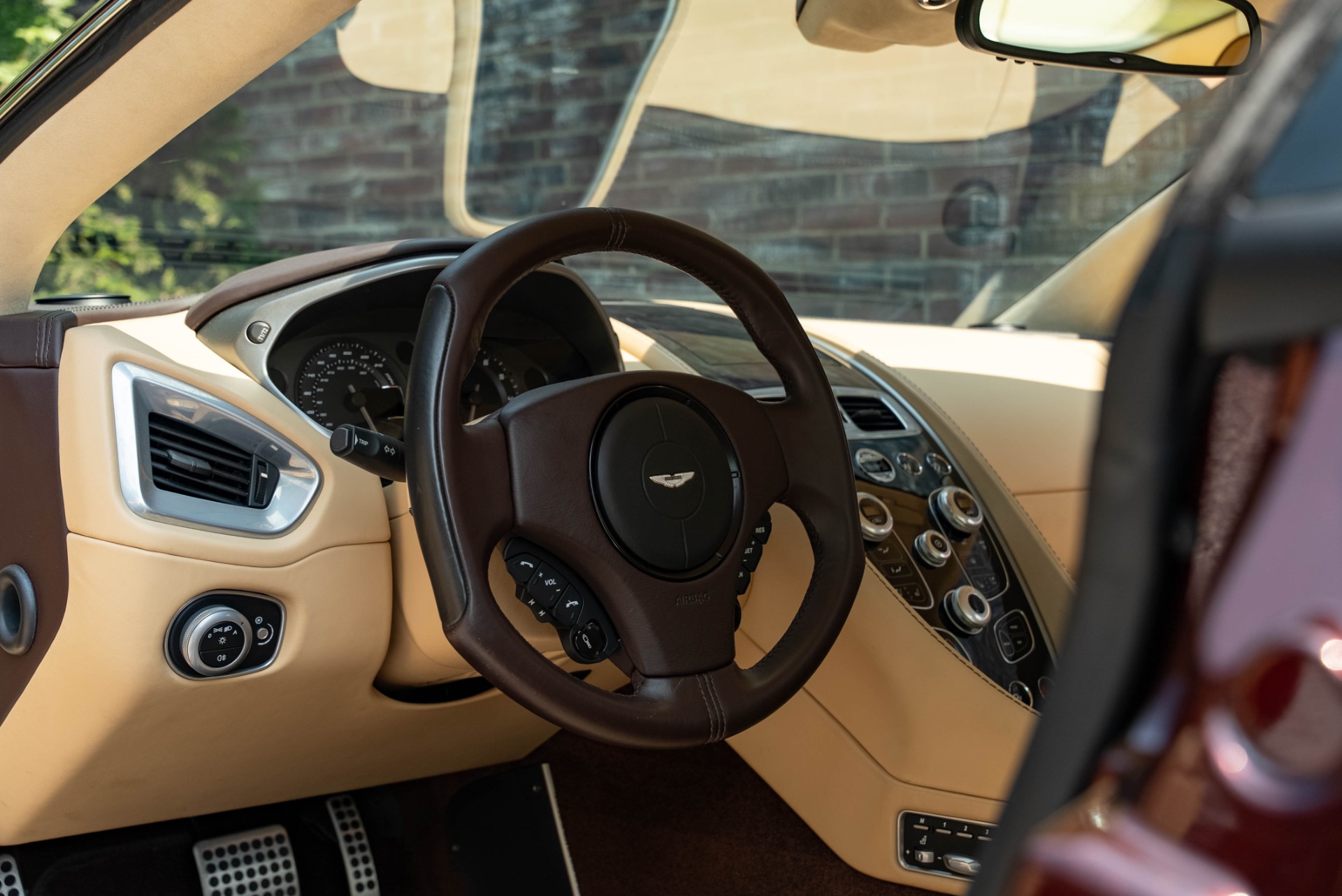 2015 Aston Martin Vanquish Base - Photo 6